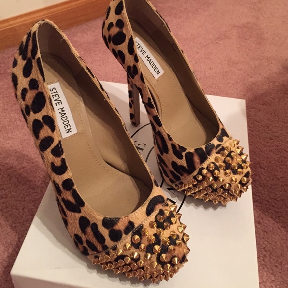 Steve Madden bold leopard heels