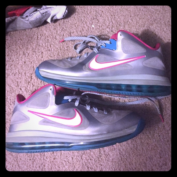 Lebron lowtop size 10