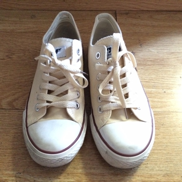 "Converse" imitations