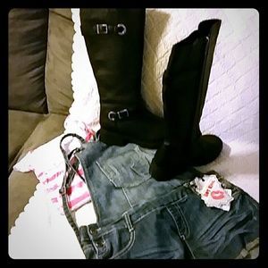 Harley Davidson leather boots.