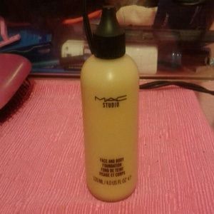 Mac face and body foundation c3