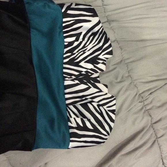 Dress - Picture 2 of 2