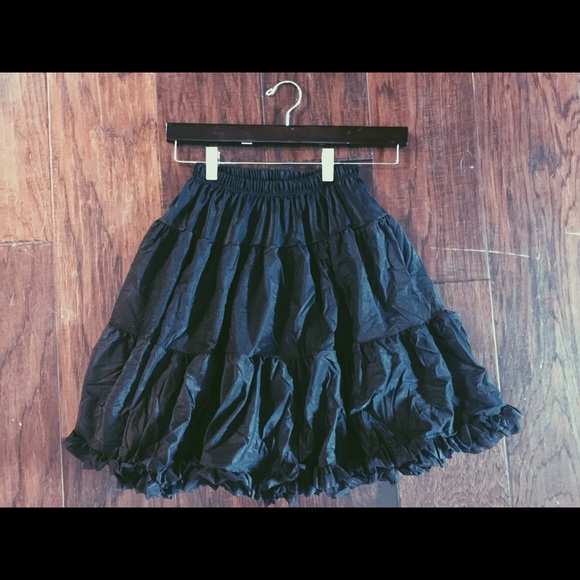 American Apparel Full layered ruffled black skirt
