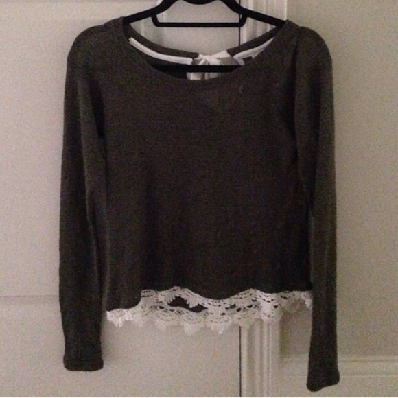 Super cute long sleeve top