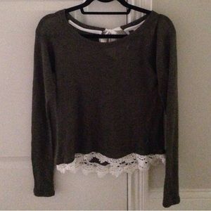 Super cute long sleeve top