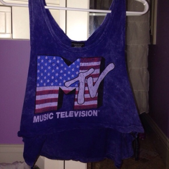 Super cute tank - Picture 2 of 2