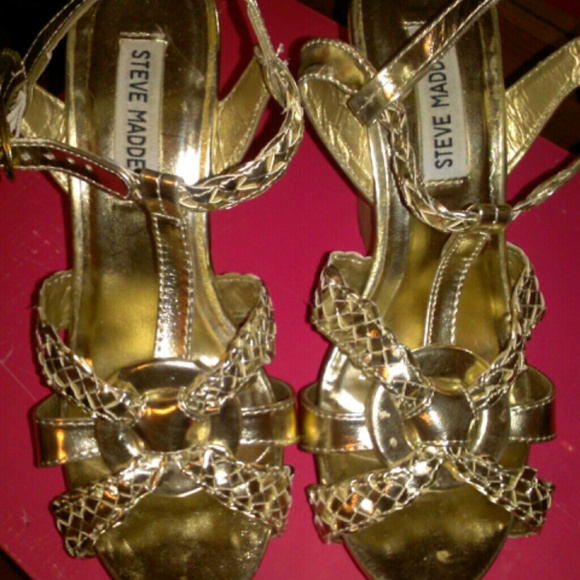 Steve Madden Gold wedges. - Picture 1 of 2