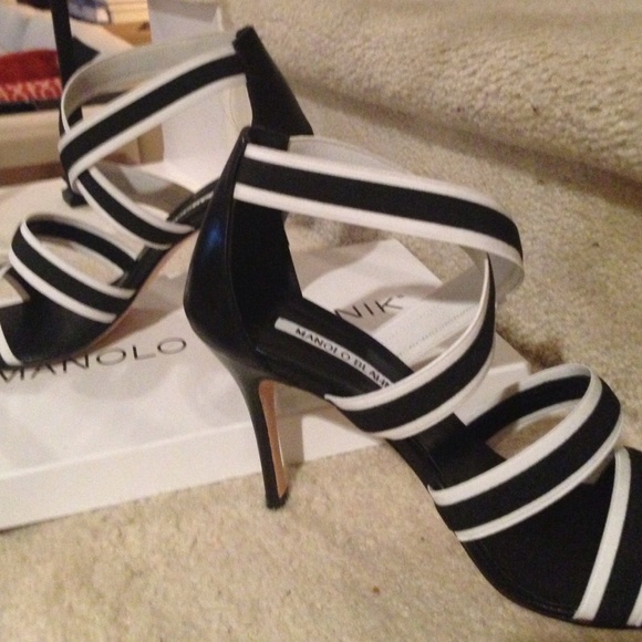 Manolo Blahnik size 38 like brand new! - Picture 4 of 4