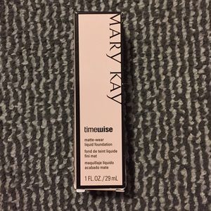 MK matte wear foundation BEIGE 5