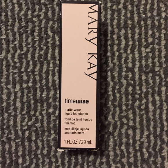 MK matte wear foundation IVORY 6