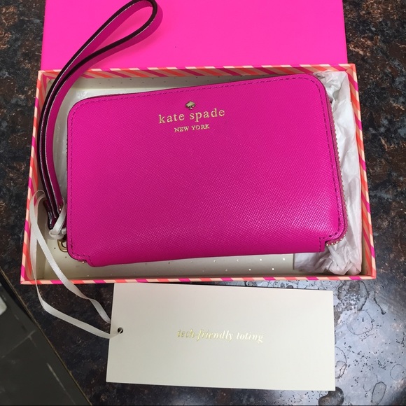 SOLD LOCALLY Brand NWT Kate Spade Tech Wristlet - Picture 2 of 4