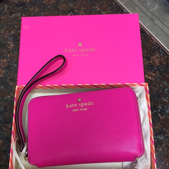 SOLD LOCALLY Brand NWT Kate Spade Tech Wristlet - Picture 3 of 4