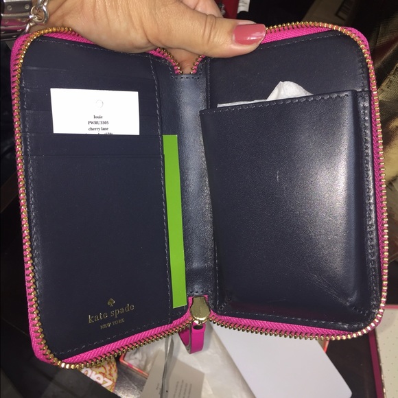 SOLD LOCALLY Brand NWT Kate Spade Tech Wristlet - Picture 4 of 4
