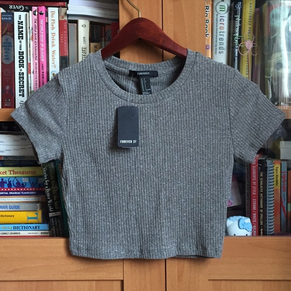 🚫SOLD🚫 Forever 21 Grey Crop Knit Stretch Tee Rib