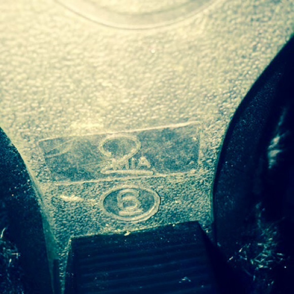 Furry boots - Picture 3 of 3