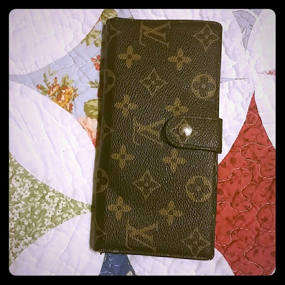 Louis Vuitton Wallet. 7L x 4H with Gold Tone