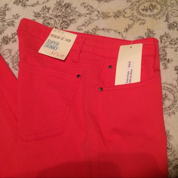 Hot Pink Skinny Jeans Size 5 NWT - Picture 2 of 2