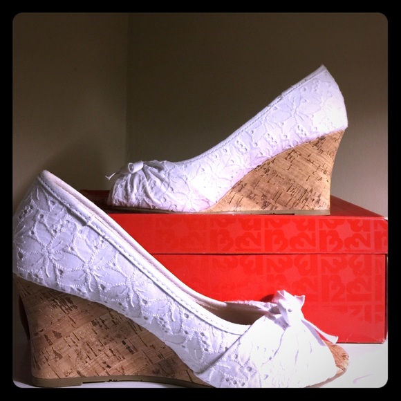 R2 Alissa White Footwear
