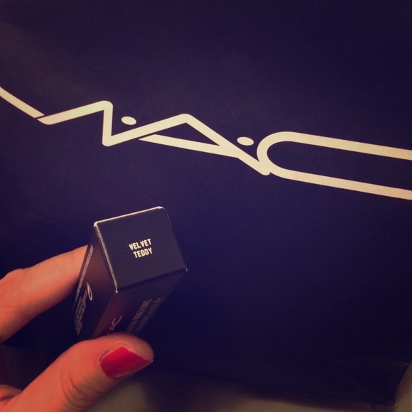 MAC Cosmetics Accessories - 💄MAC VELVET TEDDY LIPSTICK--HOLDING FOR MIAAA💋