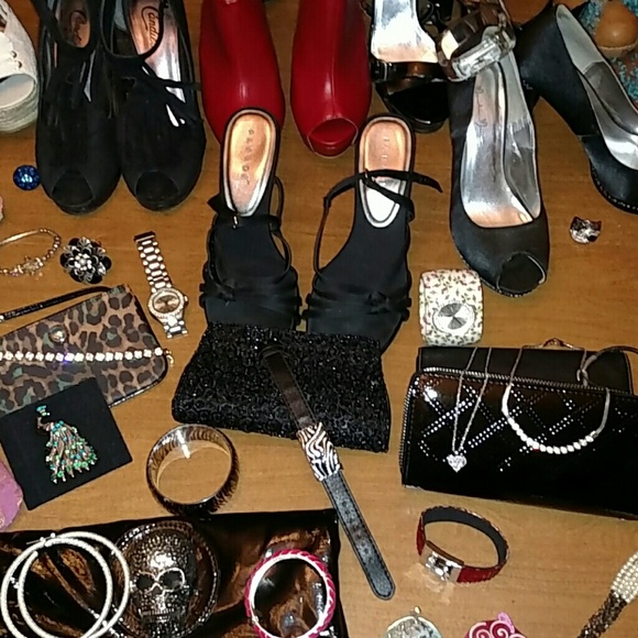 Shoes, accessories  clothing and more!! - Picture 3 of 3