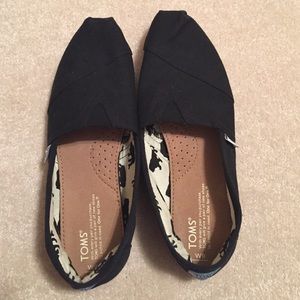 Toms Black Shoes
