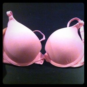 PINK Victoria's Secret bra in light salmon 32b
