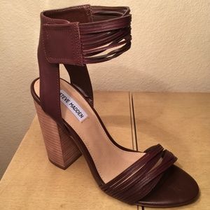 Final and lowest price! Ikonik Steve Madden 8.5