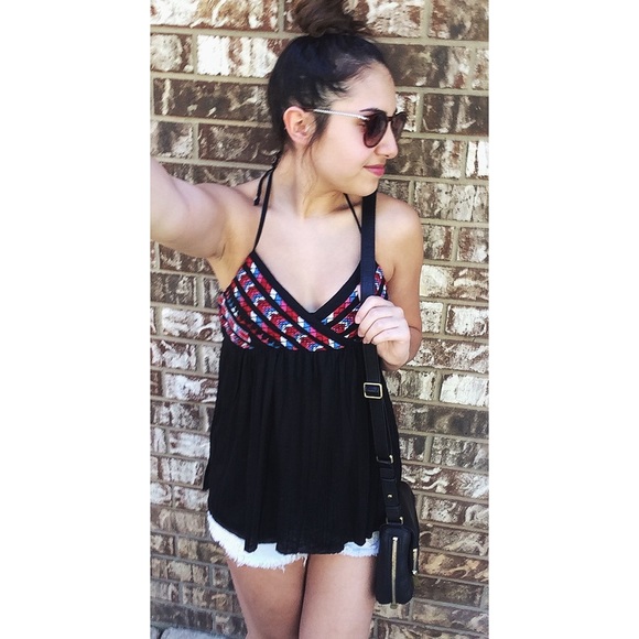 💕AMERICAN EAGLE OUTFITTERS HALTER TOP💕