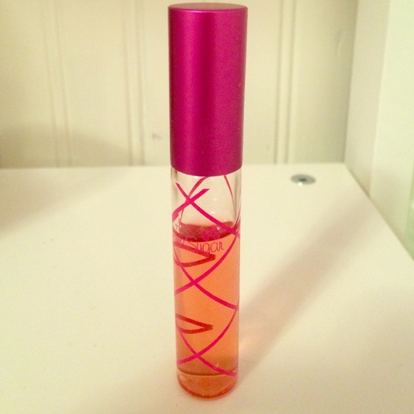 Pink sugar perfume
