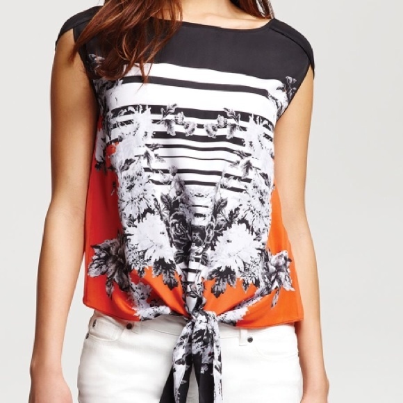 KENNETH COLE Blouse. - Picture 3 of 4