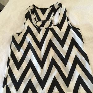 Cute black and white top