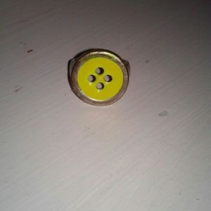 Button ring