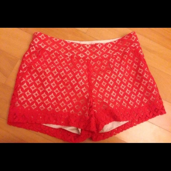 Kensie Geo Floral Lace Crochet Coral Shorts Size 2 - Picture 2 of 4