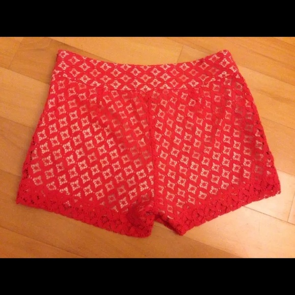 Kensie Geo Floral Lace Crochet Coral Shorts Size 2 - Picture 3 of 4