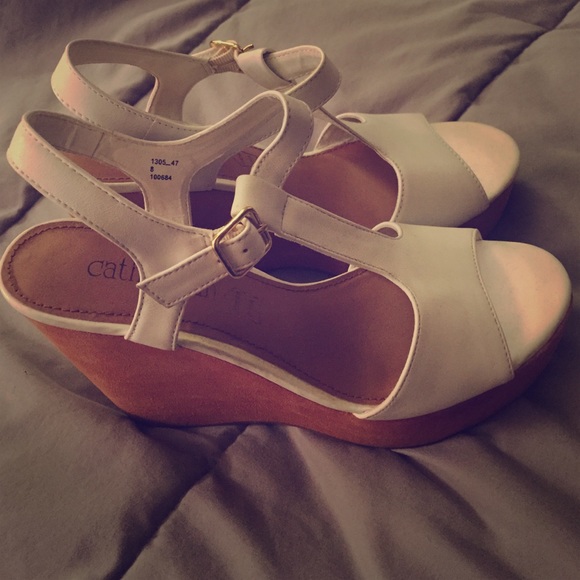 NWOT White Cathy Jean wedges