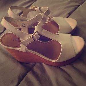 NWOT White Cathy Jean wedges