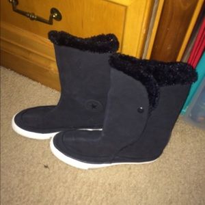 Fuzzy converse boots
