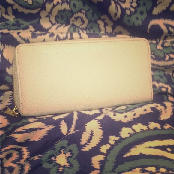 💸 Cute White Wallet! ✨