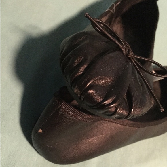 BLACK H&M FLATS - Picture 3 of 3