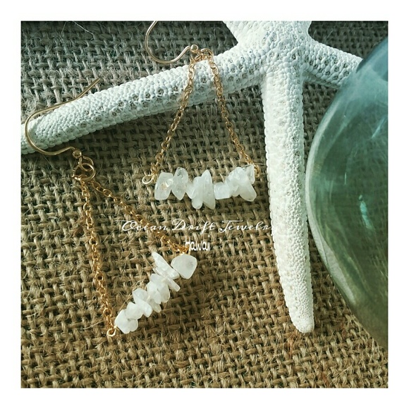 handmade Jewelry - White quartz triangles GP