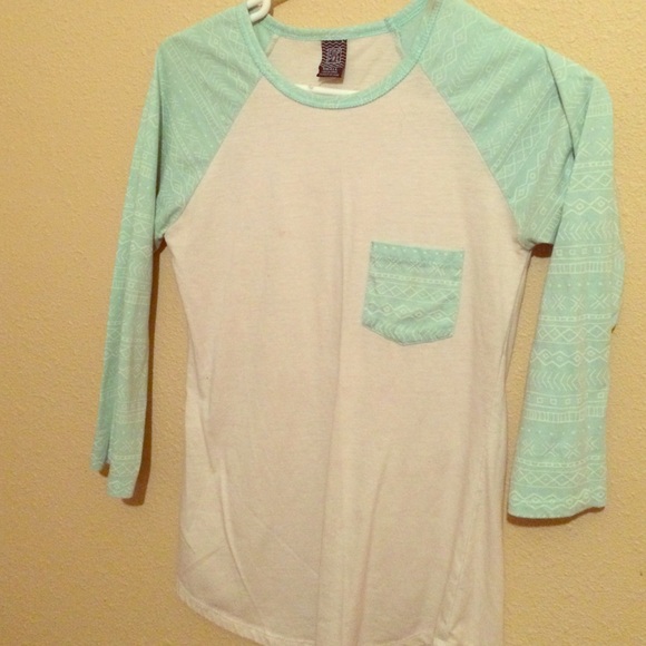 Aztec top - Picture 1 of 1