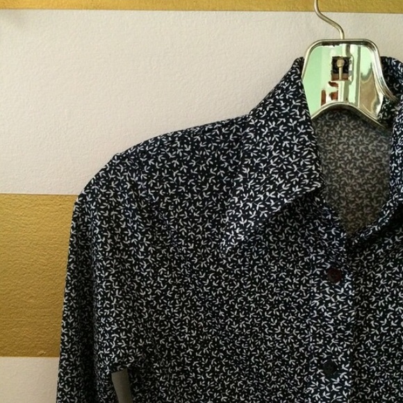 Vintage Tops - Black & Grey Floral Button-Up