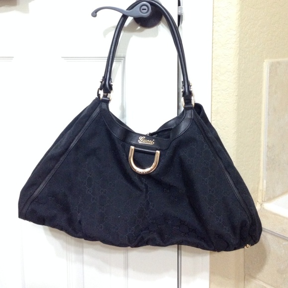 Gucci Handbags - **REDUCED**Gucci purse