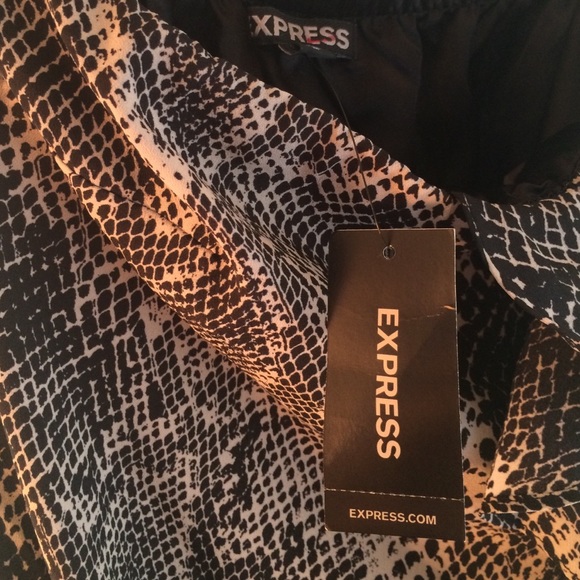 Express short jumpsuit strapless with pockets - Picture 3 of 4