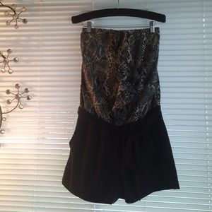 Express short jumpsuit strapless with pockets