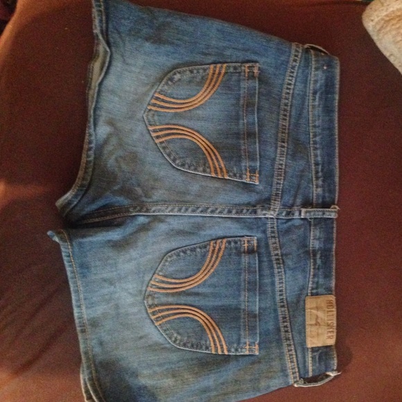 Shorts - Picture 3 of 4