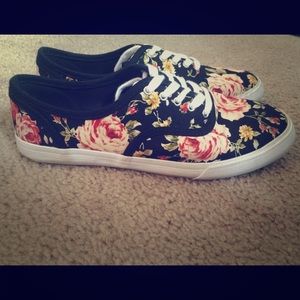 Mossimo Supply Co. Canvas Floral Sneakers (Black)