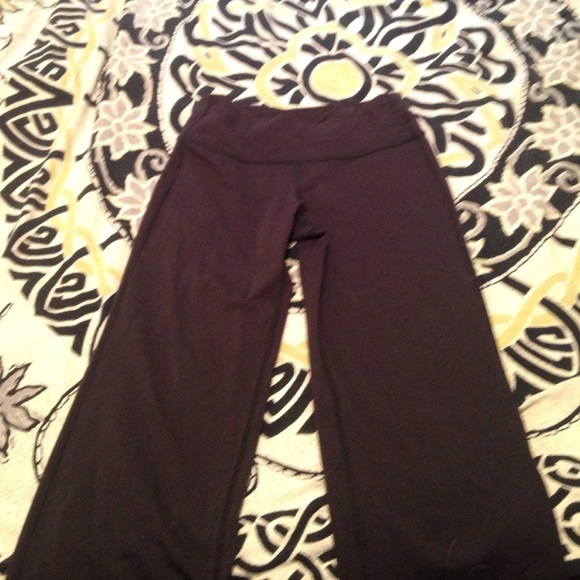 Lululemon black yoga pants