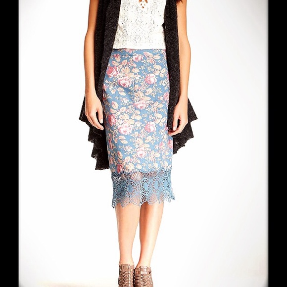 Free People Dresses & Skirts - Free People Printed Story Teller Skirt