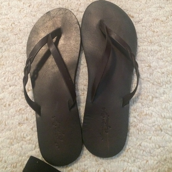 AEO brown braided flip flops.